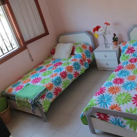 Adosado Adelfas Apartman