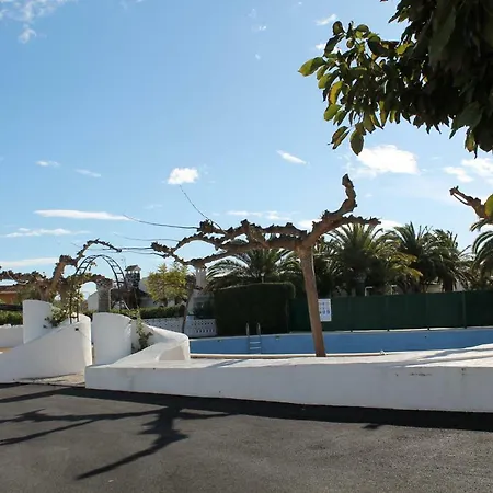 Adosado Adelfas Apartman *